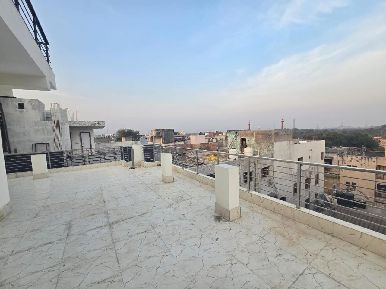 Homlee-value 1 Br-central Delhi-terrace-view-lift *