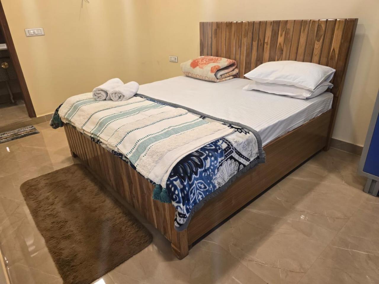 Apartment Homlee-value 1 Br-central Delhi-terrace-view-lift *