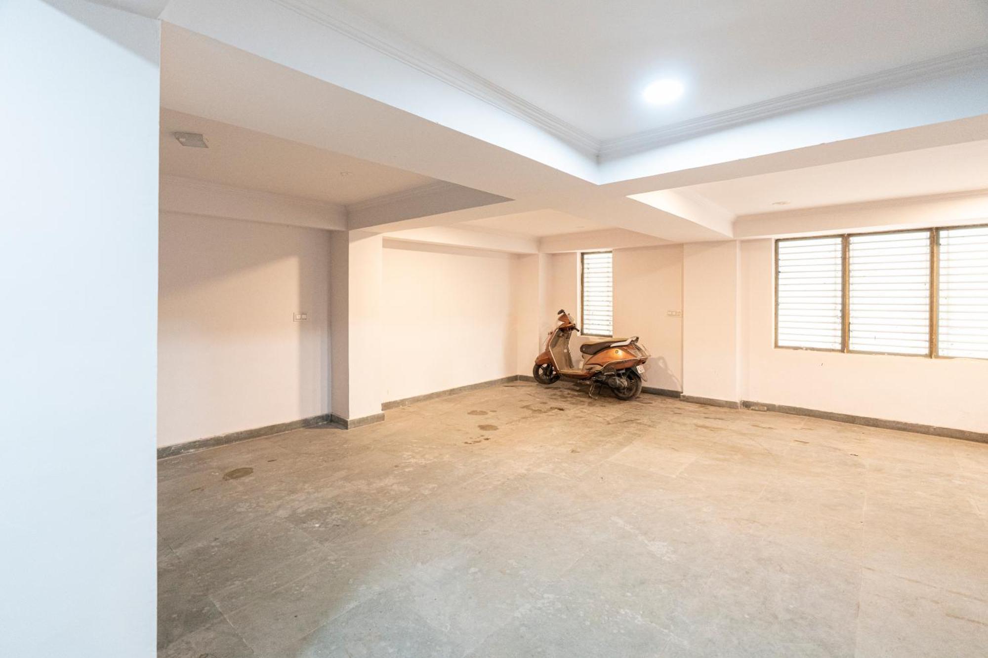 Homlee-value 1 Br-central Delhi-terrace-view-lift Apartment