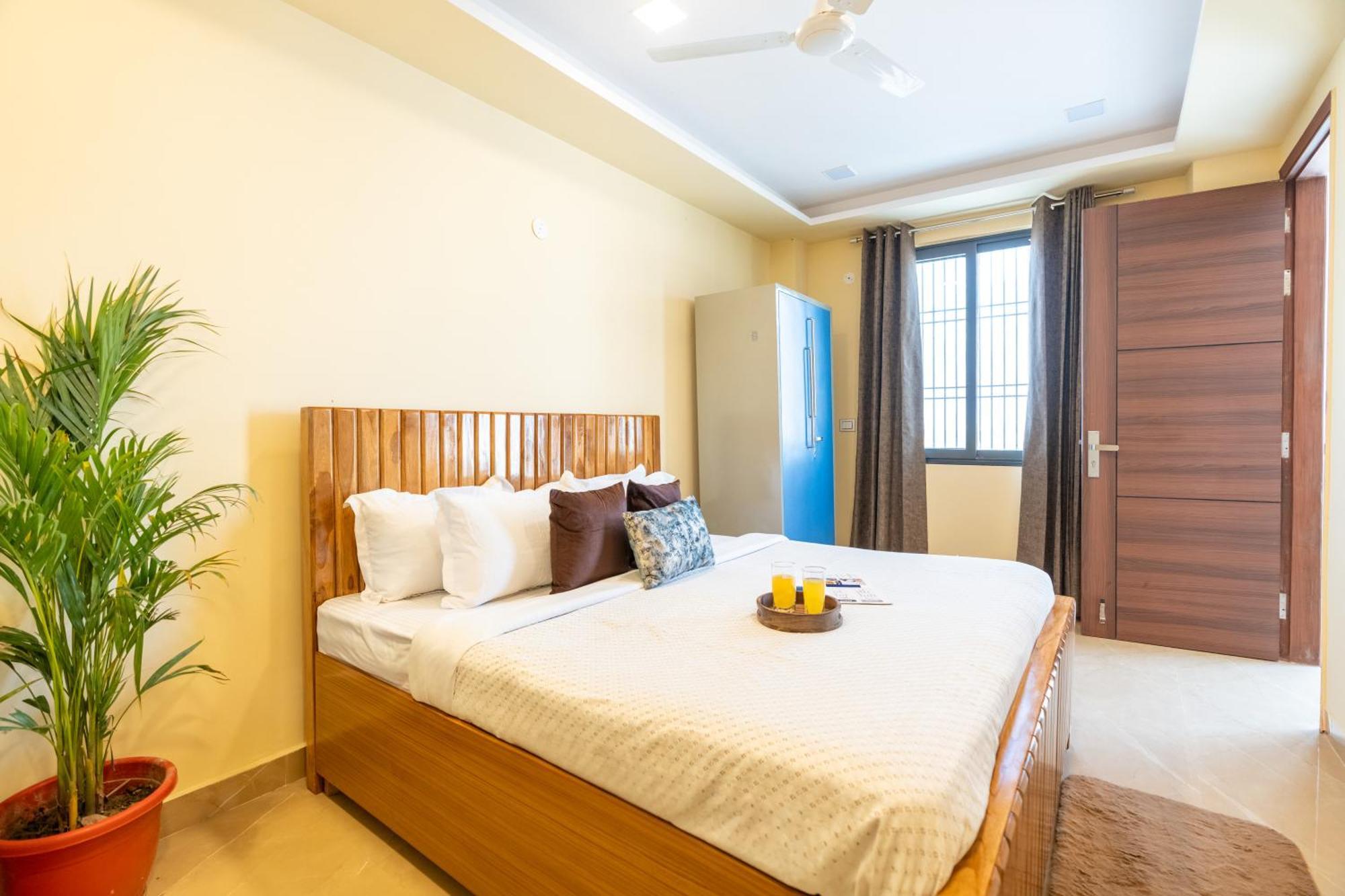 Homlee-value 1 Br-central Delhi-terrace-view-lift Apartment New Delhi