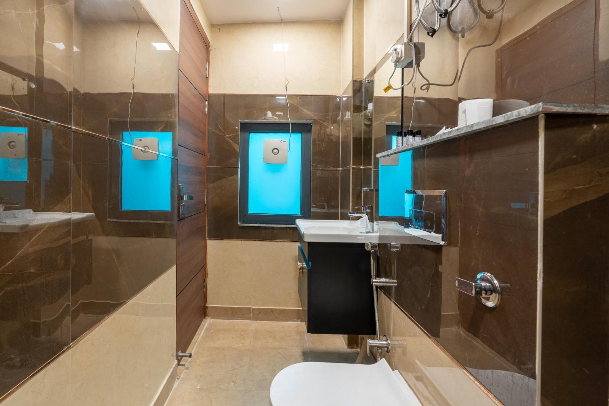 Homlee-value 1 Br-central Delhi-terrace-view-lift