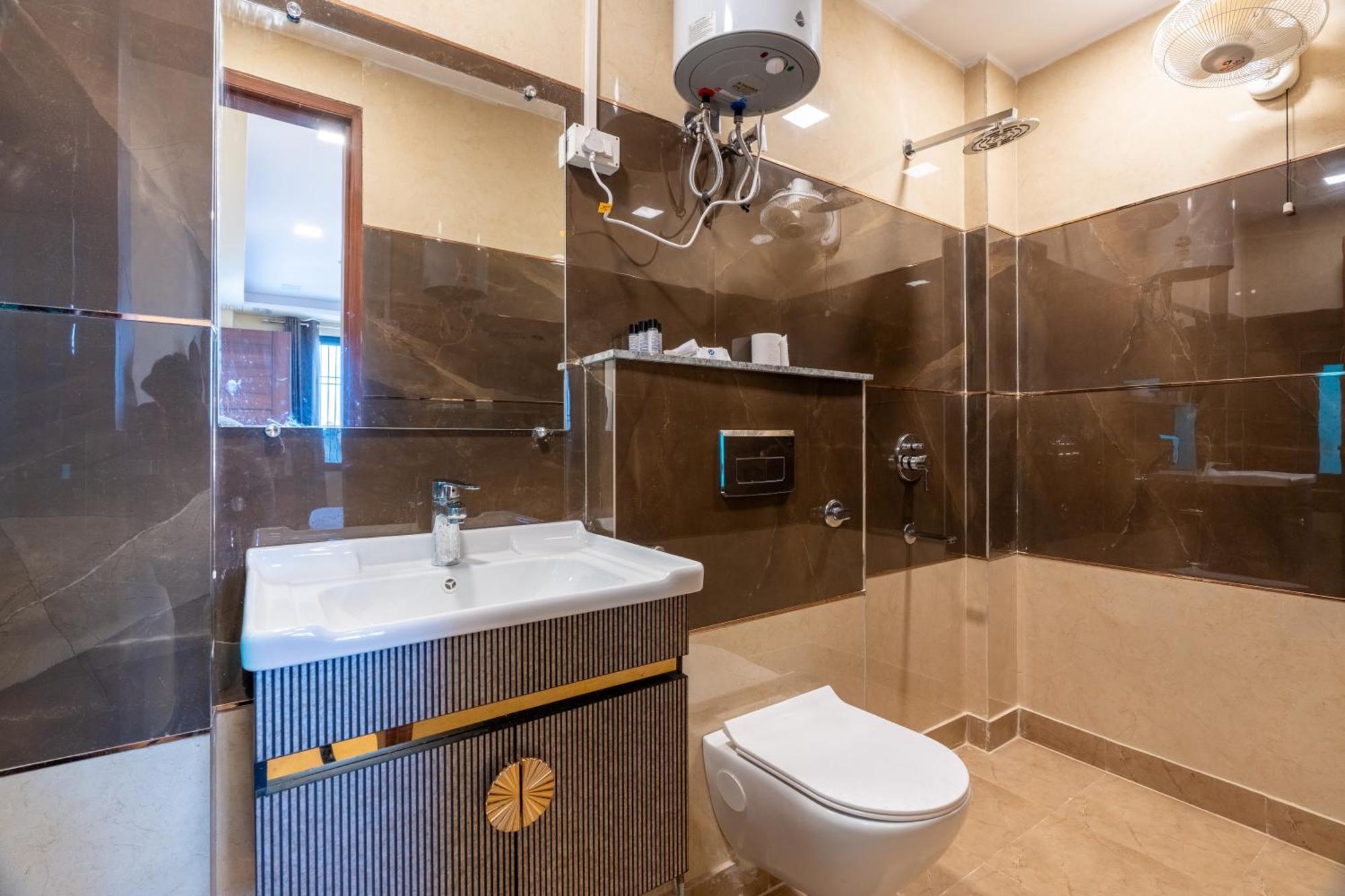 Apartment Homlee-value 1 Br-central Delhi-terrace-view-lift *